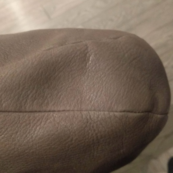 VGUC Roots Olivia leather bag. - Picture 8 of 8